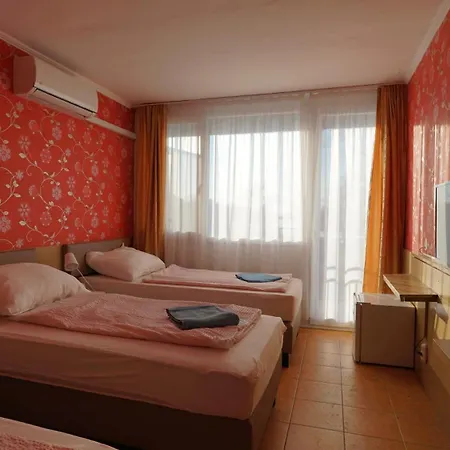 Отель Plazs