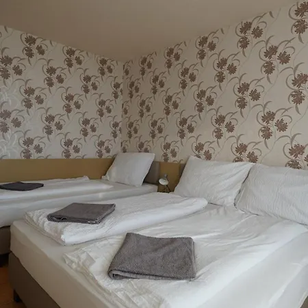 Plazs Hotel