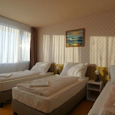 Plazs Отель 2*