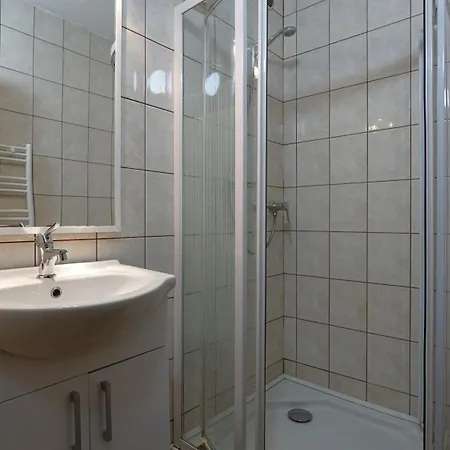 Ξενοδοχείο Plazs 2*