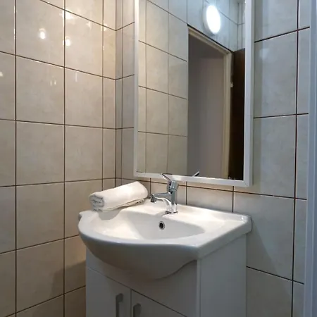 Ξενοδοχείο Plazs 2*