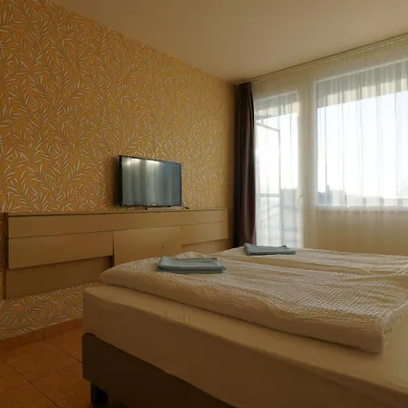 Plazs Ξενοδοχείο 2*