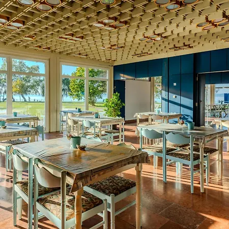 Ξενοδοχείο Plazs 2*